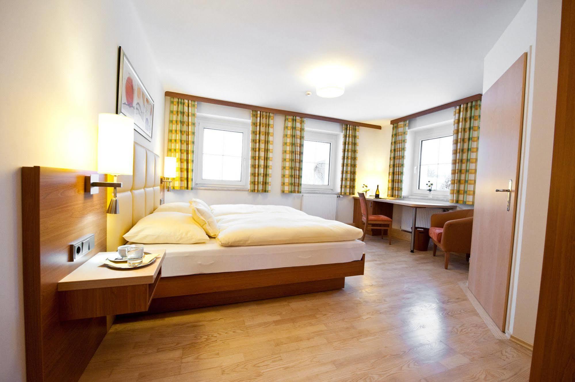 Hotel Sonnenhof Timelkam المظهر الخارجي الصورة